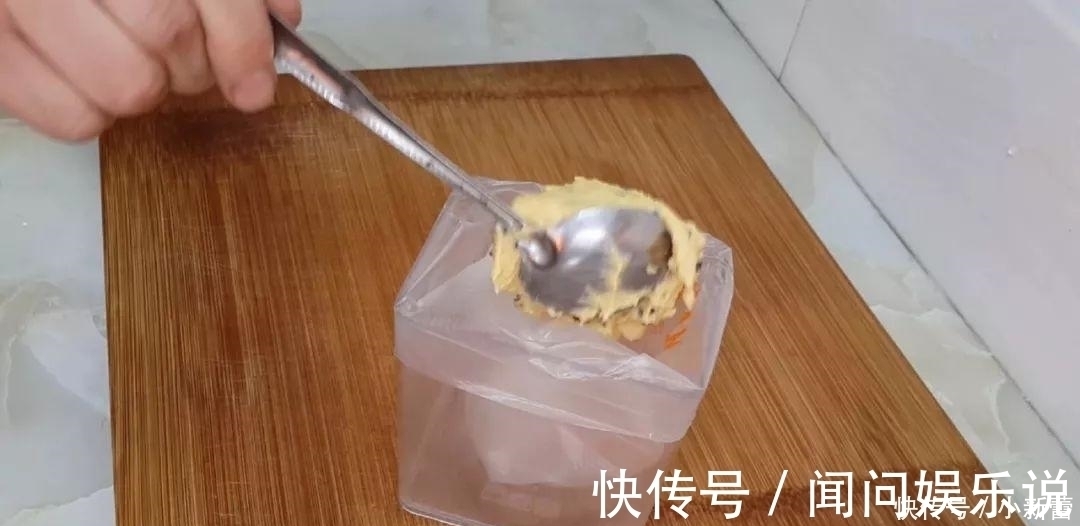 2个红薯, 1袋牛奶, 手不粘面, 做出最好吃的小零食, 放凉都不会硬