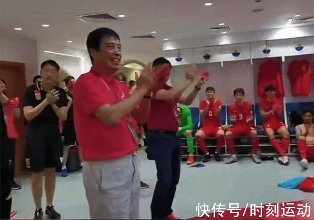 下课|李铁下课32天，国足罪人陈戌源第1次正式亮相，面容消瘦老了不少