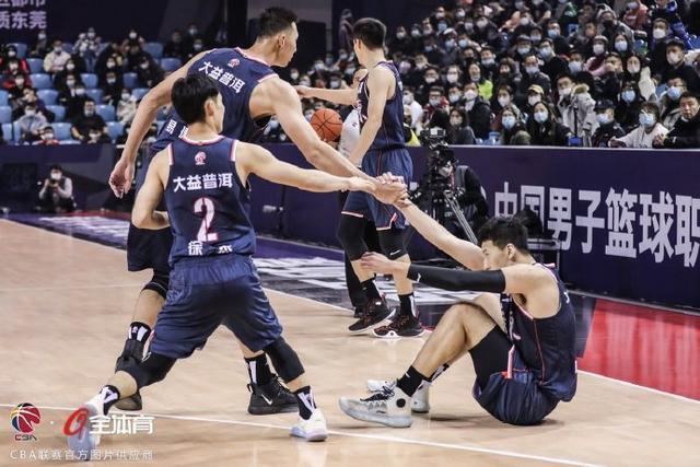 cb广东20分惨败!杜锋再谈常规赛目标,重点表扬徐杰,多名老将有伤