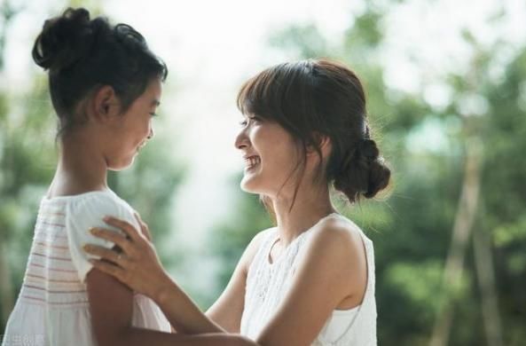 孩子|5岁女儿洗澡时问：你怎么长了“小羽毛”，聪明妈妈的回答值得学