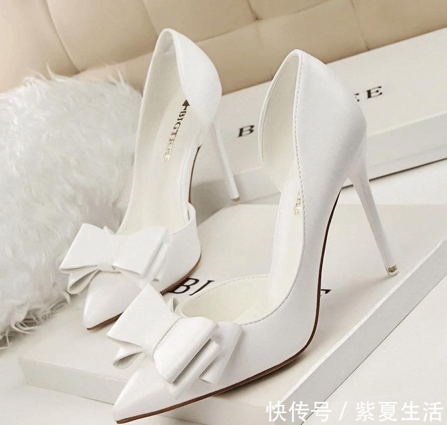 凉鞋 高跟鞋是女人“命”, 看聪明女人这样穿, 清凉显高还有女人味