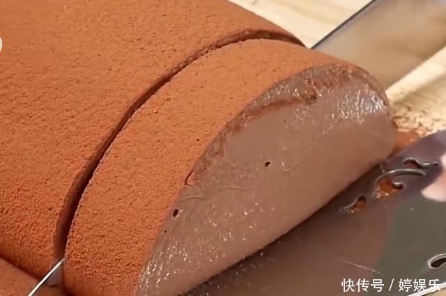 分享一款形似果冻的冰蛋糕,软糯香甜,丝滑爽口,真是太美味了