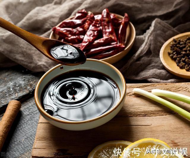 对虾|油焖大虾最简单的做法,大厨:牢记4步,在家也能做出饭店的味道