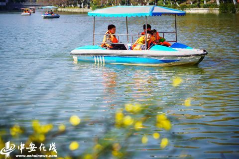 【新春走基层】合肥包公园：春光明媚游人众