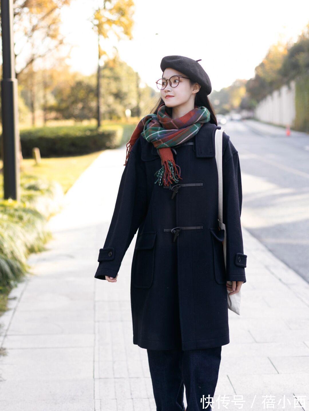 牛角扣|想减龄就试试“牛角扣大衣”,轻松get少女气质,告别单调老气