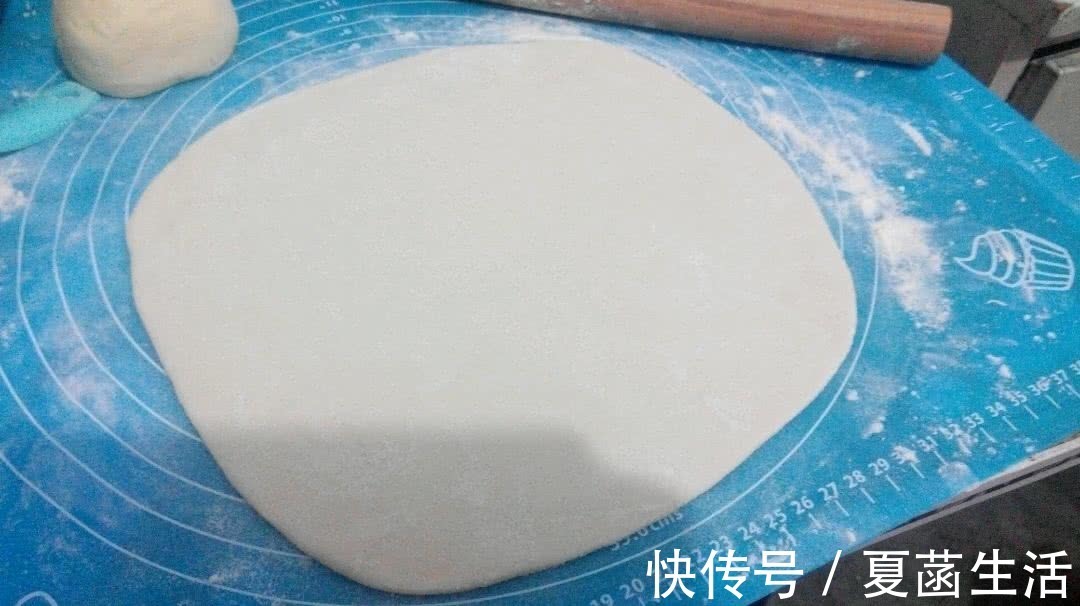 香甜|在家制作番茄芝士披萨，味道香甜，简单好做