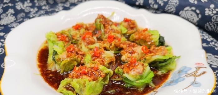 宅家21天,媳妇天天只给吃白菜,老公发朋友圈诉苦,朋友知足吧