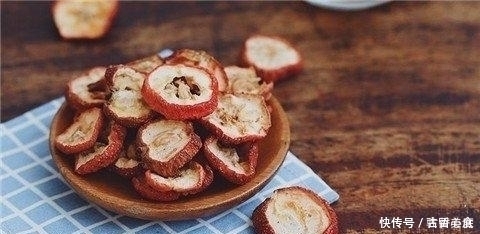 山楂加上它,被称为高血压的“克星”,吃上一星期,血压降下来!