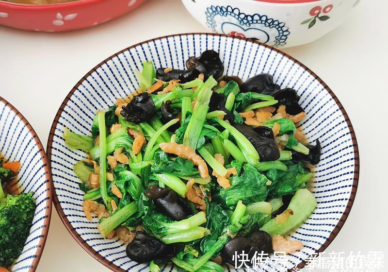 天冷了，夫妻俩在家做4道家常菜，又香又下饭，网友：妈妈的味道