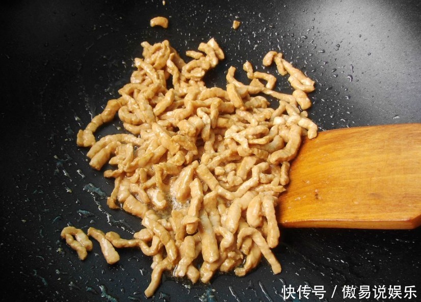 无论炒啥肉,不要直接下锅炒!大厨教你1招,嫩滑香软,还不粘锅