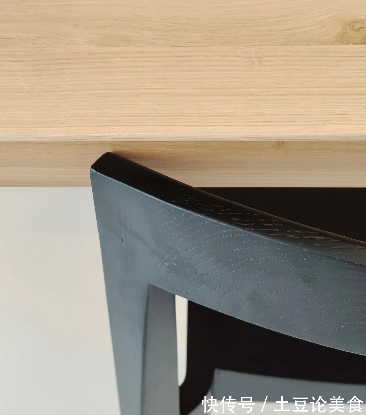 浅灰色|75㎡ 两居室，超多储物空间好看又实用，又充满高级感的生活空间~