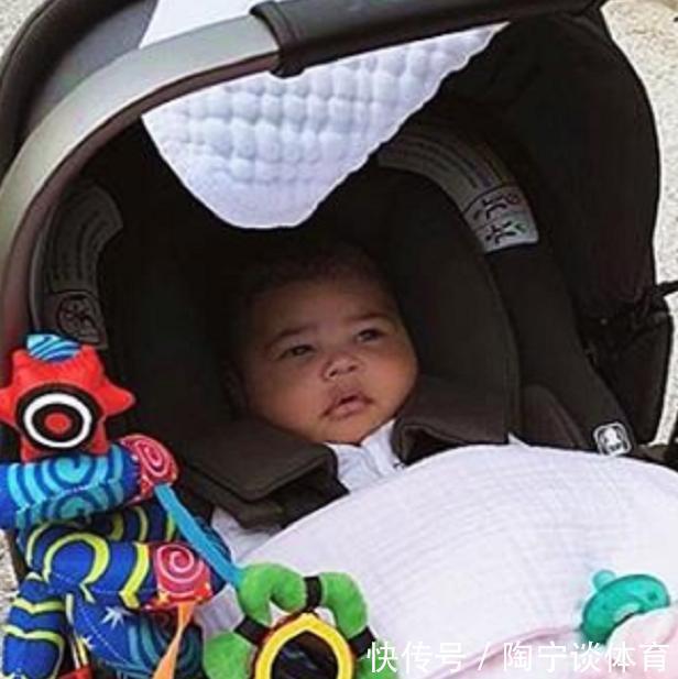 父母|4月大婴儿“脊椎变形”,全因一件“育儿神器”,你家娃也在用吗