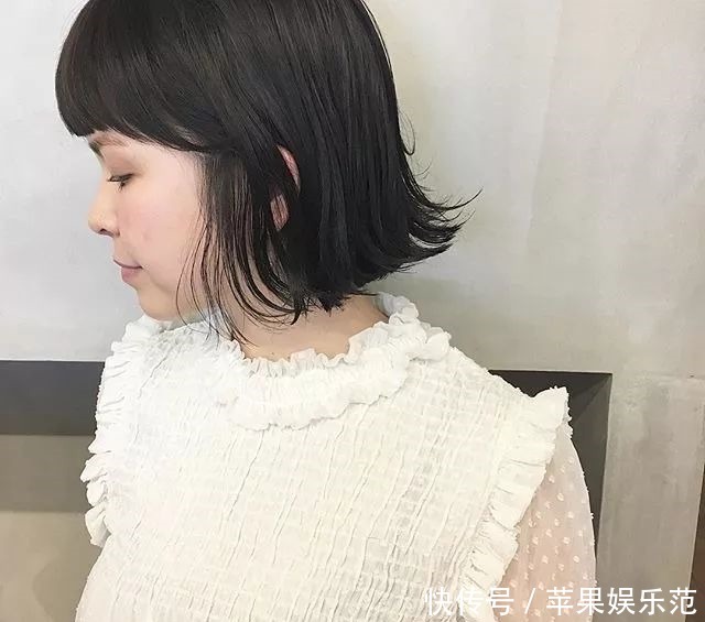 搭配|流行的这些短发发型设计搭配,每一款都很减龄!