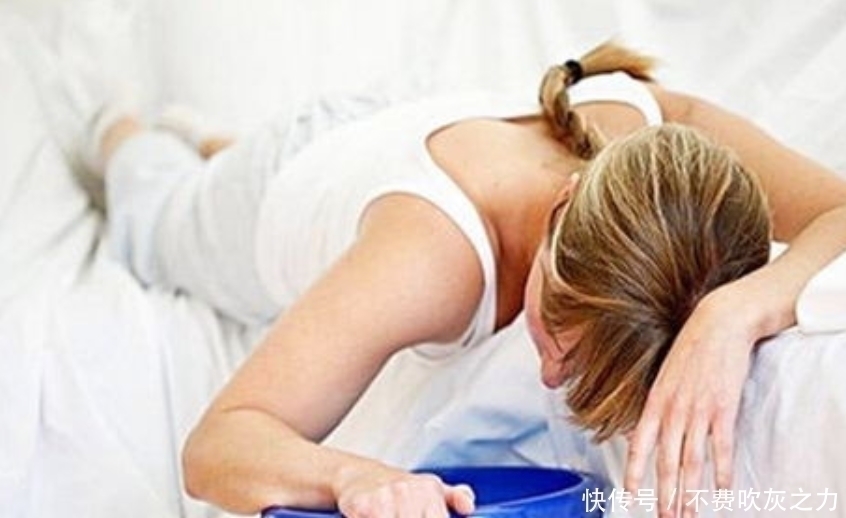 两姐妹|两姐妹都怀孕，一个吐得天昏地暗，一个毫无孕吐反应是为什么