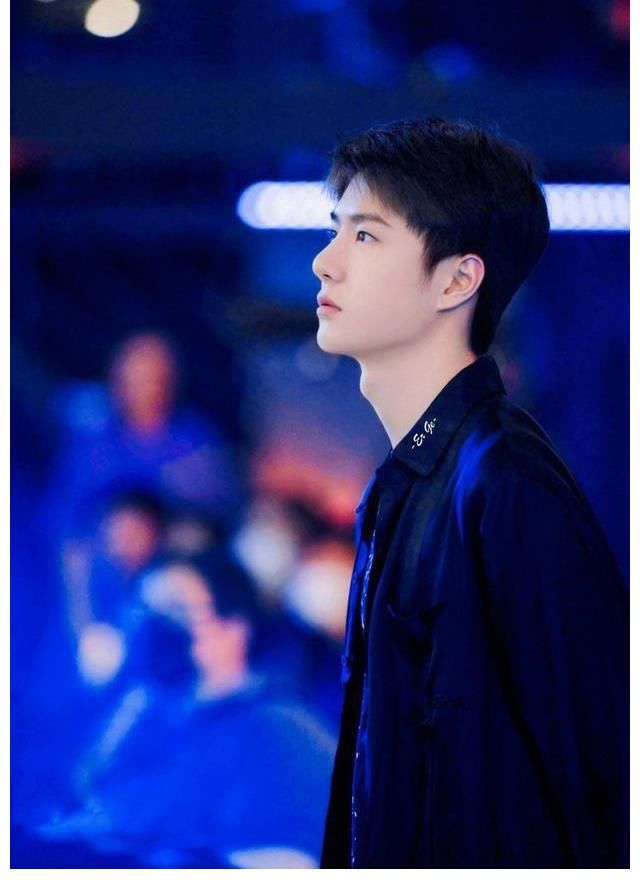 又是熱愛的舞臺，王一博跨界圈粉，還被官博提名