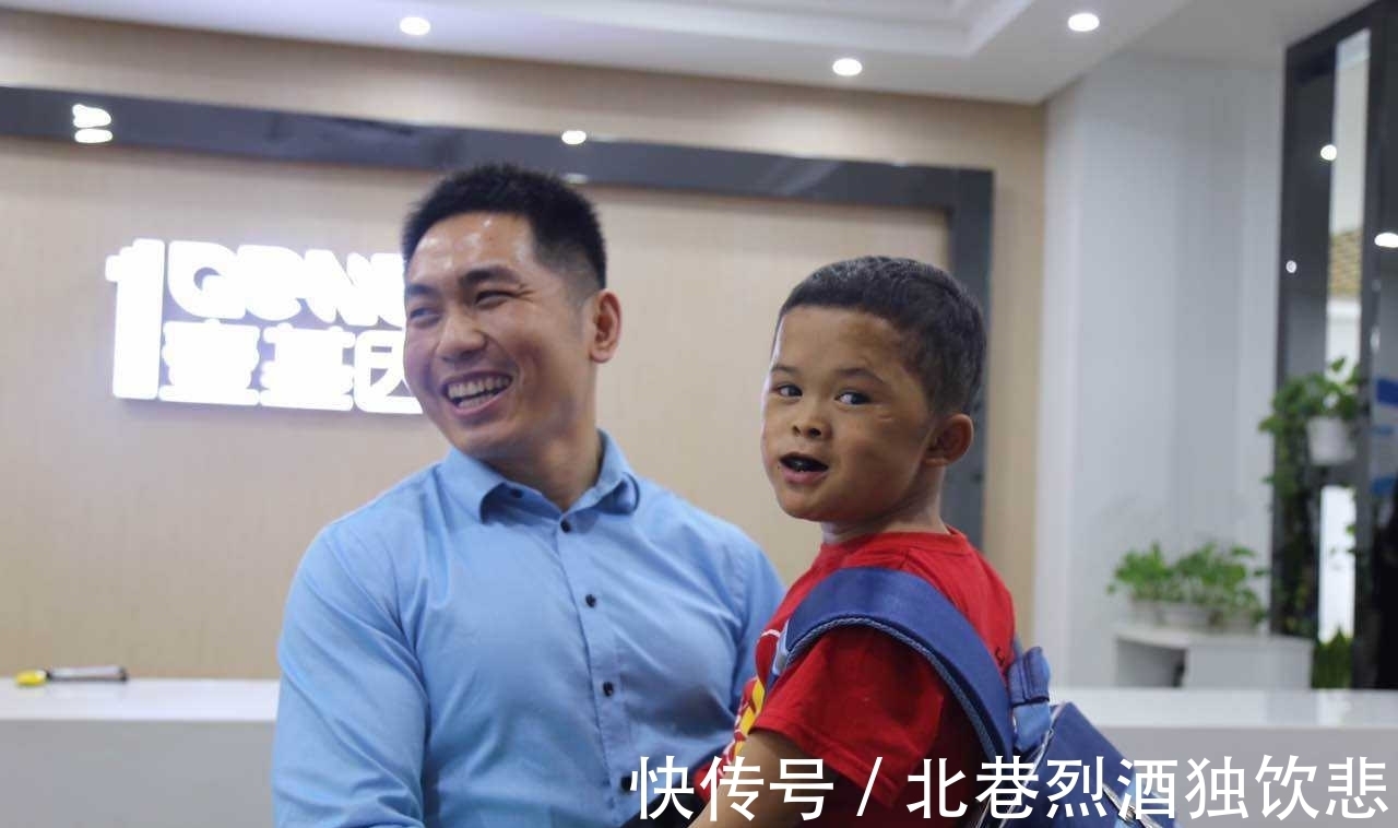 乡村男孩|“小马云”褪去马云光环,回归乡村男孩,只因越长越不像!