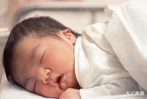 李梅|大龄产妇二胎喜迎男婴,孩子刚满半岁,家人却哭到撕心裂肺