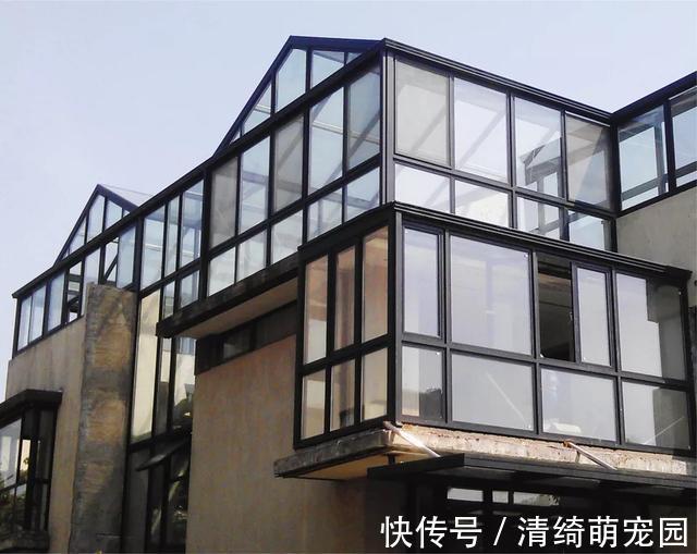 材料|封阳台用塑钢窗好还是断桥铝窗好？三方面分析说明白，不用再纠结