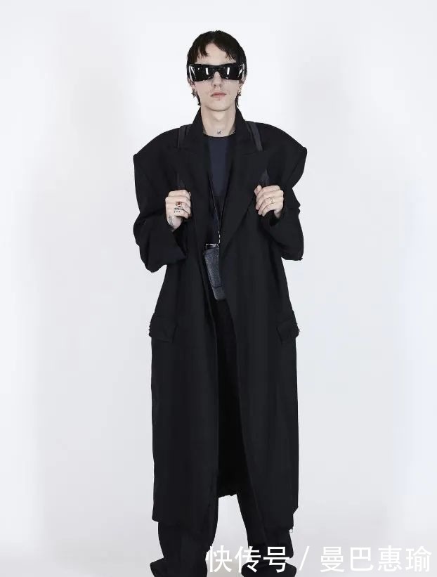 巴黎|Balenciaga 2021春夏|巴黎街头帅气的夜行者