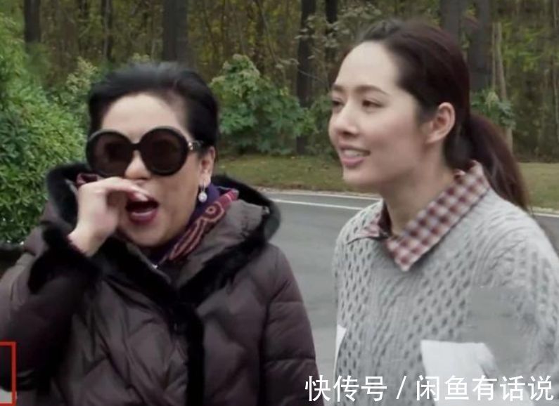 绗缝|向太胖得坦荡,穿羽绒服配小脚裤显富态,胖阿姨学她这样穿挺时髦