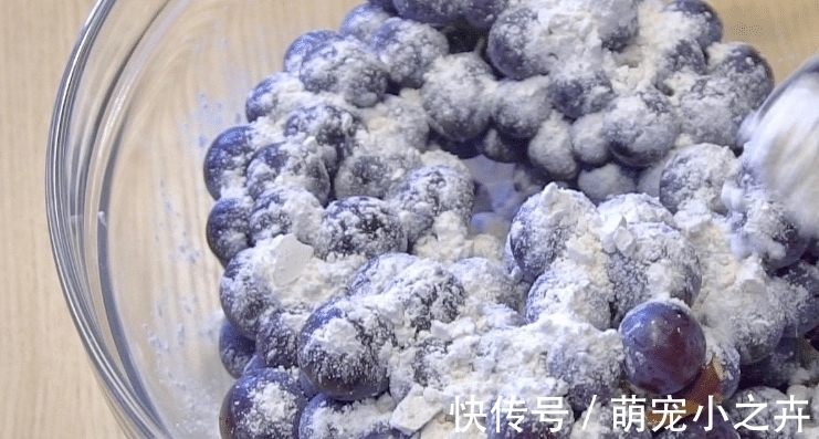 果农|吃葡萄时,用盐还是面粉洗好?果农:错,该这样洗,吃着才放心