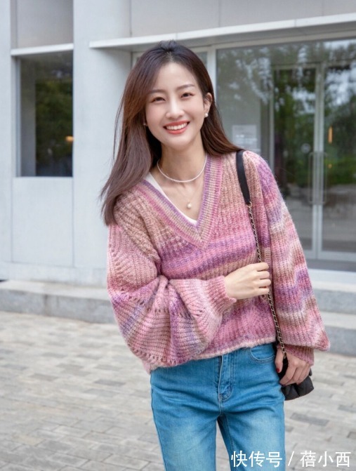 牛仔裤|换季当然要穿“针织衫+牛仔裤”!时髦耐看还百搭,直接照搬也美