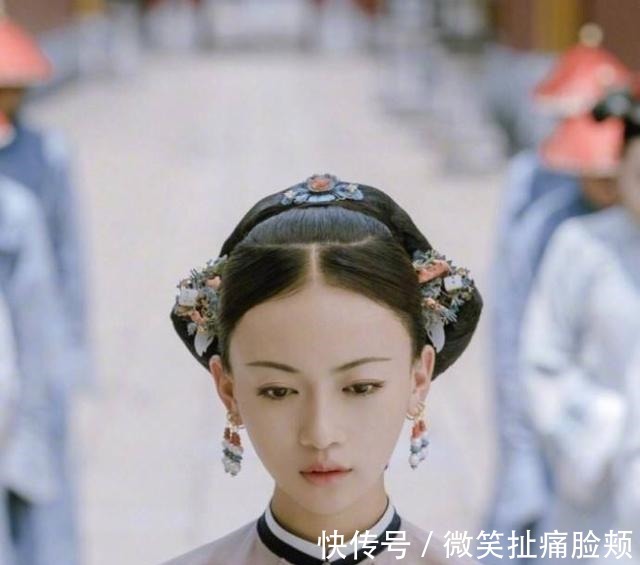 两个字|纯妃总是蘸着茶水在桌子上写春和两个字，“春和”到底是什么意思！