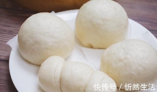 巨可爱的猪猪奶黄包，馅多超满足，闺女点100个赞