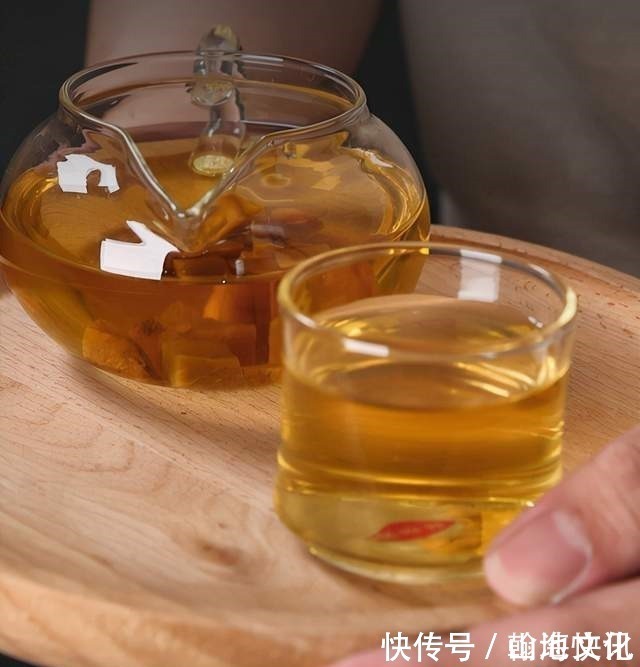 肠道健康|常吃4种食物，毁掉肠道健康，教你一个简单方法，识别肠癌