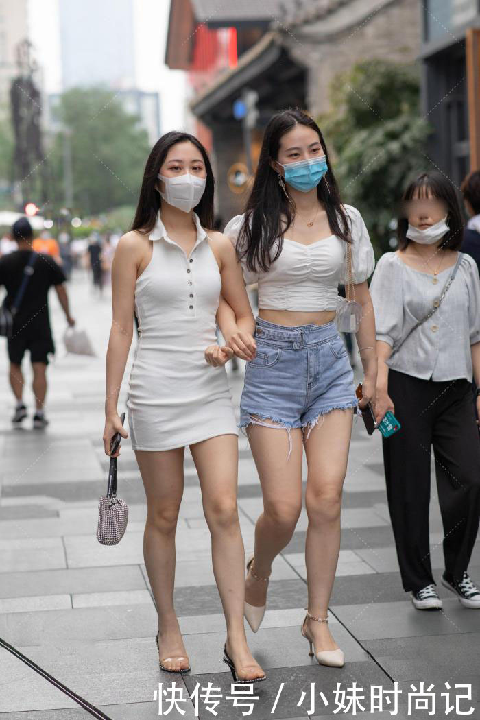 街拍如果没有好身材的话,建议大家放弃穿这种短裤