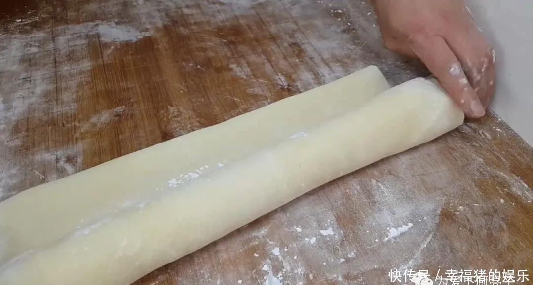 面粉别炸油条了，锅里炸一炸，做出特色小零食，比薯片麻花还好吃