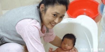 宝宝|月嫂服务结束, , 娃儿居然一直这样! , 真懊悔当初请月嫂!