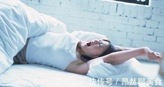 起床|早上起床,有4件“增寿”事,能做到2个也不错,你做到了几个?