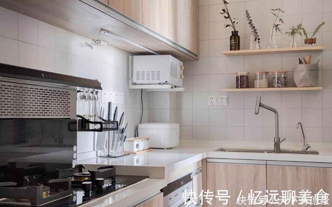 灶台处|越来越多人厨房做高低台设计,太实用了,再也不用弯腰驼背做菜了