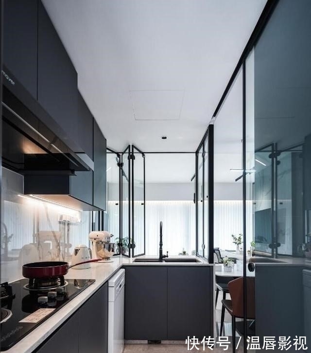 客厅|越高级的空间,越不需要刻意营造,他138㎡的家,那叫一个与众不同