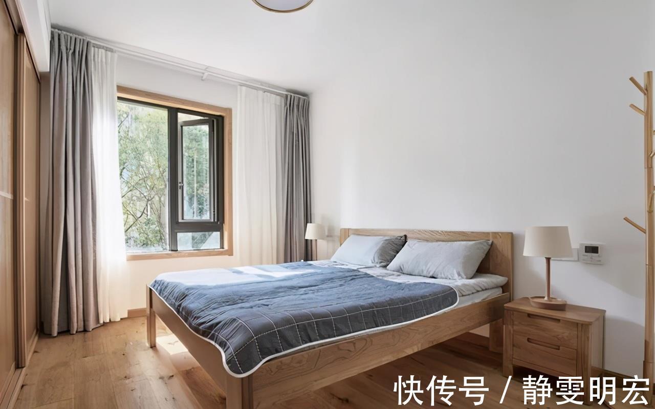 原木色|日式原木风两居,餐厅隔出休闲区,阳台带山水景色,太轻松惬意了