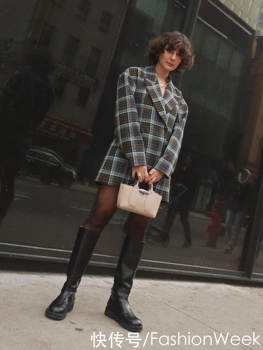 完蛋了！我居然对黑丝真香了