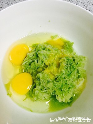 早餐饼最好吃的做法,这样做天天吃都不腻,大人小孩都抢着吃