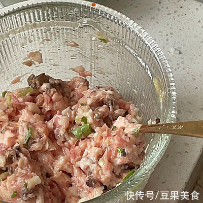 ｜丸子汤|好吃的口感脆脆惊喜的｜丸子汤，是不是很有食欲呀