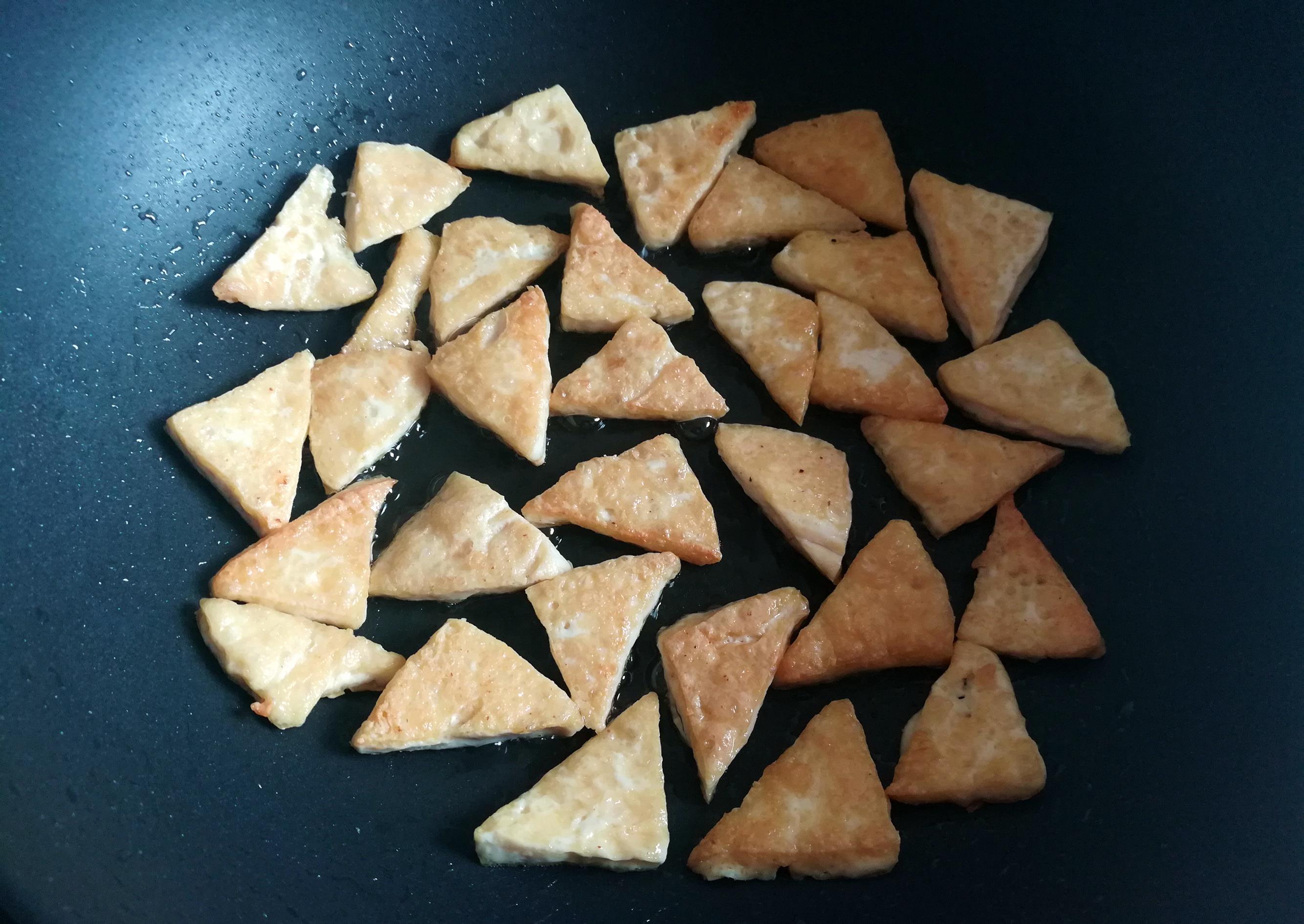 三角豆腐|煎豆腐有技巧,学会一个小动作,豆腐不碎不粘锅,营养又好吃