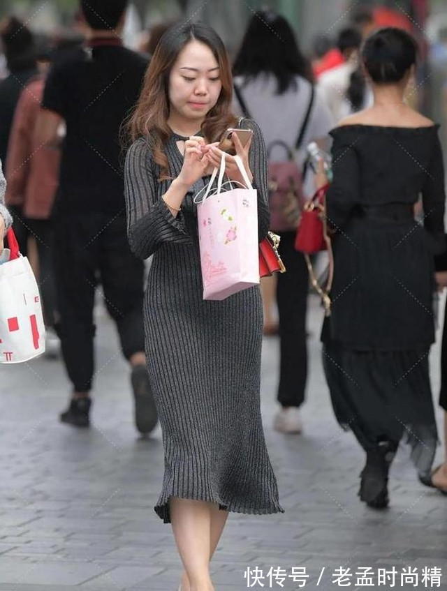 瑜伽裤 针织裙的问世，让瑜伽裤没地位了，穿裙子能修身还有优雅气质