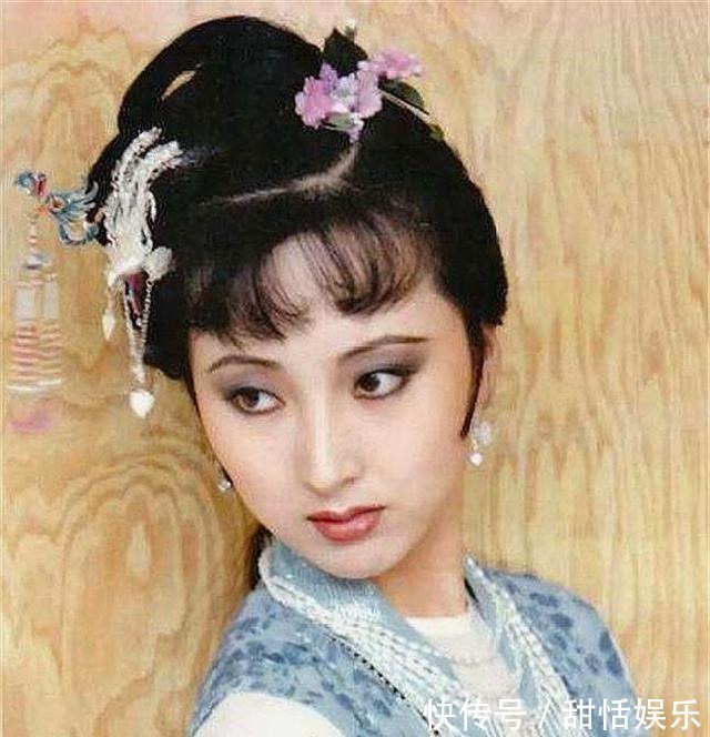 贾宝玉@红楼梦:香菱的结局暗示黛玉成为皇妃,却为皇后所不容,抑郁而终