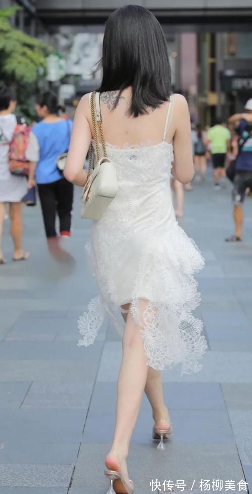 时尚|米莉说时尚：高质量的素雅白裙，有着好看的镂空设计