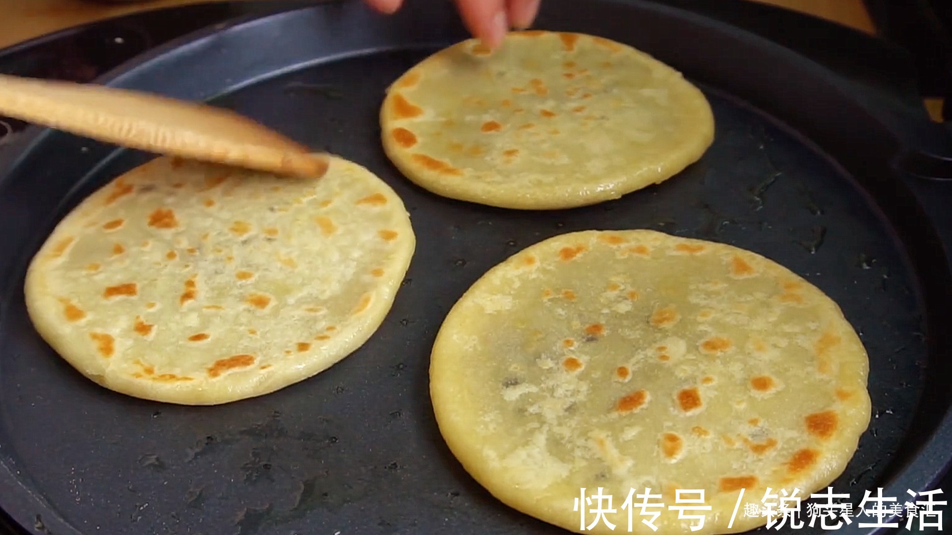美味|天气热要多吃粗粮,教你一个做法,香甜柔软,美味好消化