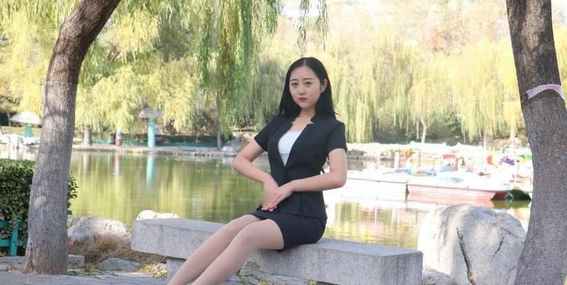 小姐姐身材也太好了，就算是女生都会忍不住回头看几眼吧