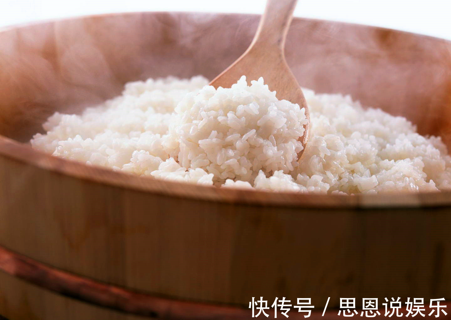 买大米时,长粒米和圆粒米哪个营养更好,又有啥区别涨知识了