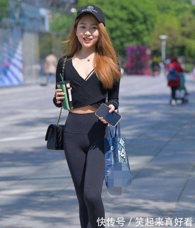 打底裤 “葫芦”身材的打底裤美女,选择时髦装扮,显得瘦高