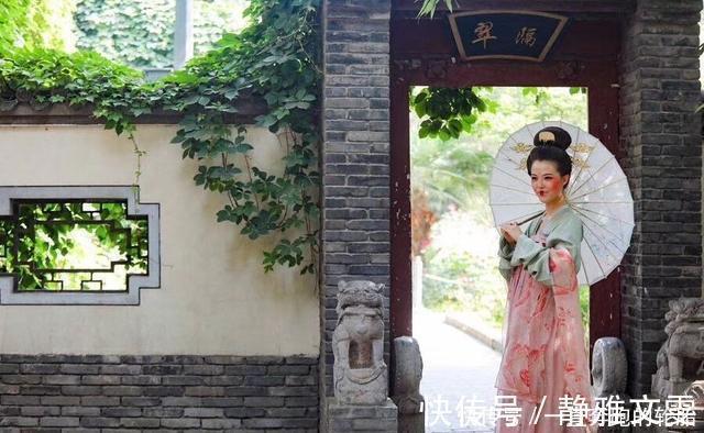 胡人!外国也有“汉服热”,当外国人穿上中国汉服,像是胡人,很惊艳