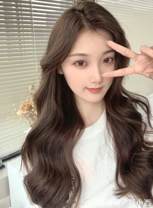发型|想要变成气质大美女，这3款卷发一定要试试，效果堪比整容！