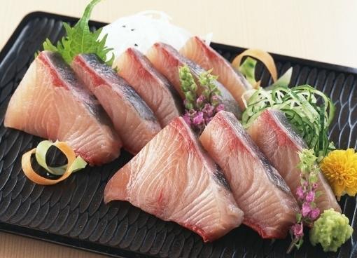 鲜牛奶|8个月孩子肠坏死,原因竟是吃错辅食,这3种食物尽量别给娃吃